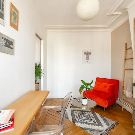 Le Voltaire * Paříž