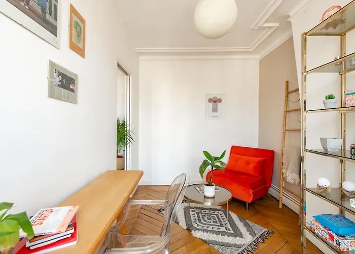 Le Voltaire * Párizs